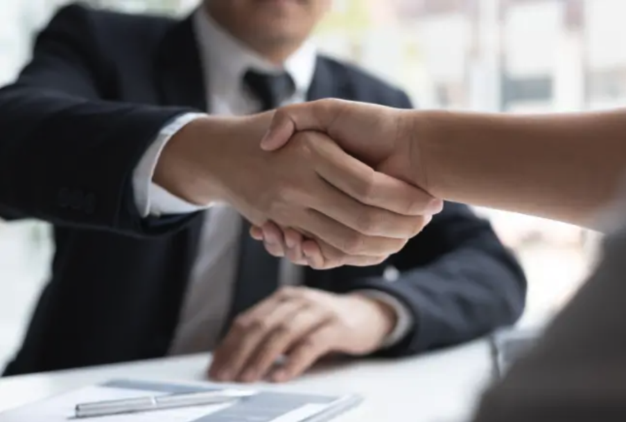 When Should a Landlord Hire a Property Management Company?
